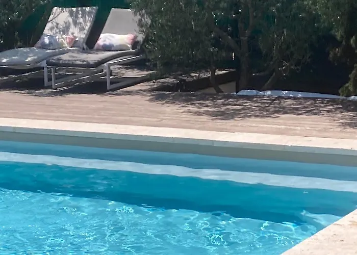 Villa Recente Avec Piscine Privee Les Angles (Gard)